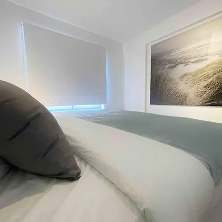 Luxury 2 Bedroom In The Heart Of アパート *